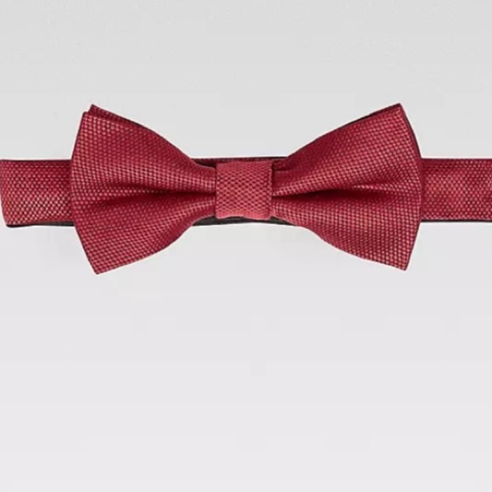 ESQUIRE Red Satin Pre-Tied Bow Tie